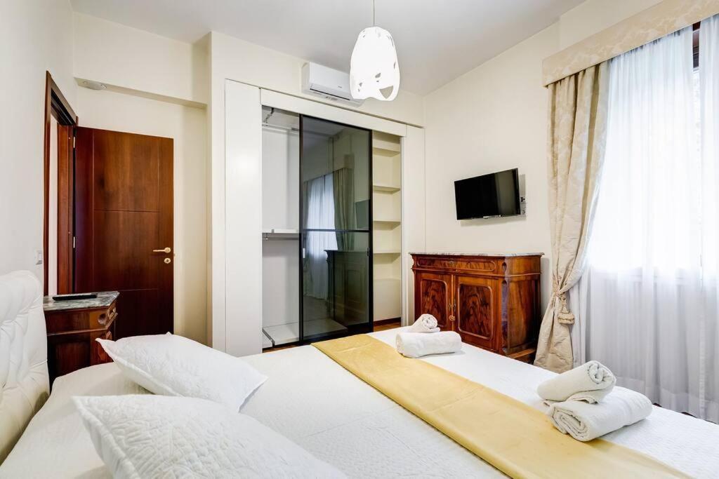Exclusive Apartment In Eur Lake Рим Экстерьер фото
