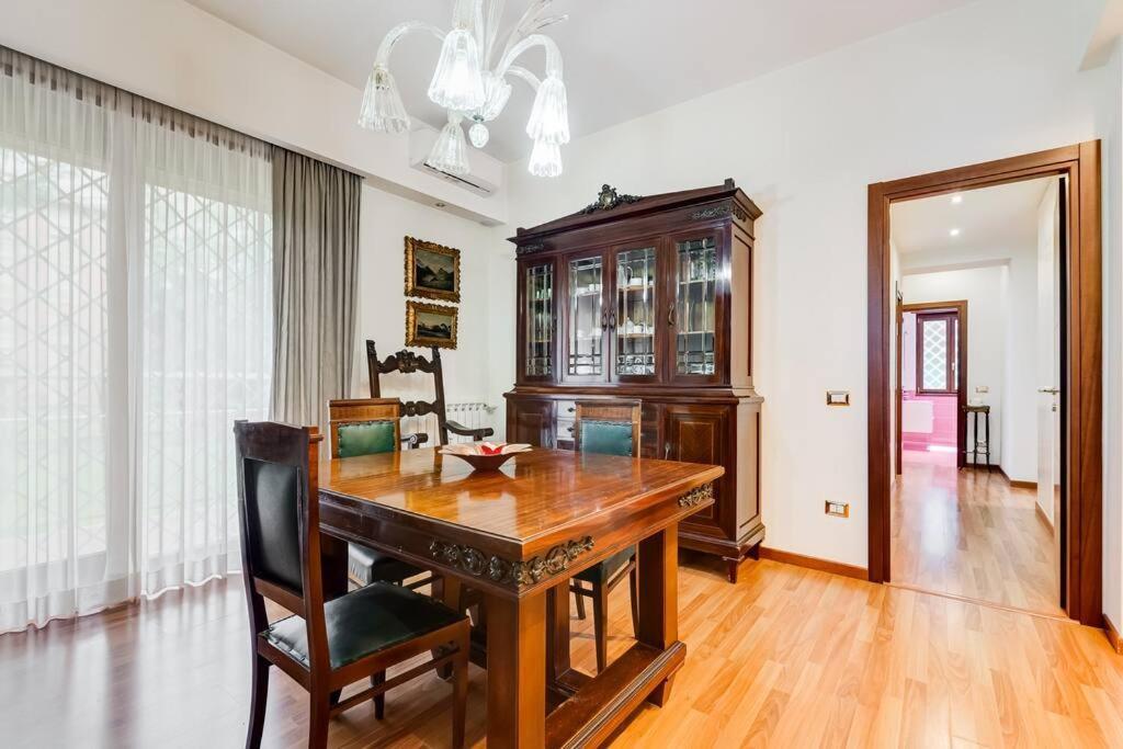 Exclusive Apartment In Eur Lake Рим Экстерьер фото