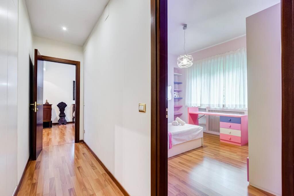 Exclusive Apartment In Eur Lake Рим Экстерьер фото