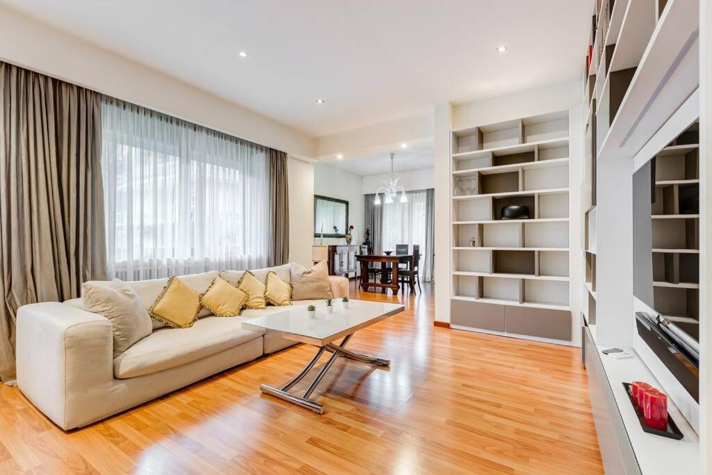 Exclusive Apartment In Eur Lake Рим Экстерьер фото