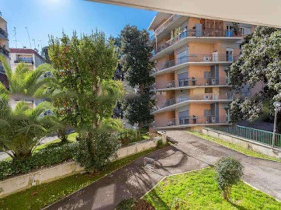 Exclusive Apartment In Eur Lake Рим Экстерьер фото