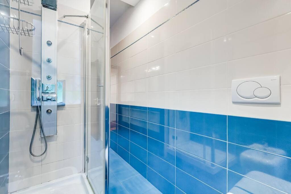 Exclusive Apartment In Eur Lake Рим Экстерьер фото