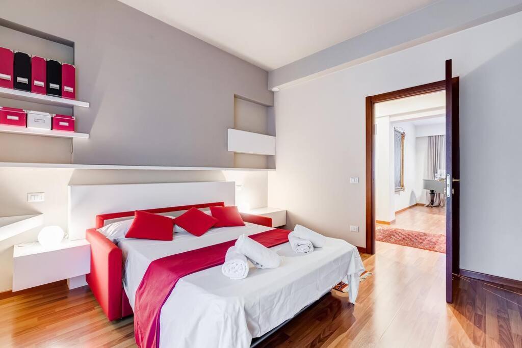 Exclusive Apartment In Eur Lake Рим Экстерьер фото