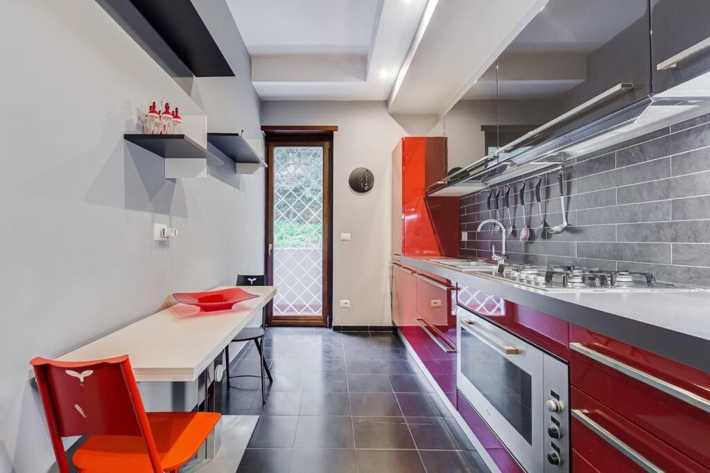 Exclusive Apartment In Eur Lake Рим Экстерьер фото