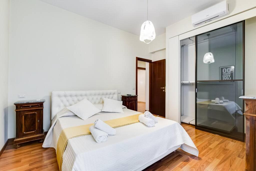 Exclusive Apartment In Eur Lake Рим Экстерьер фото